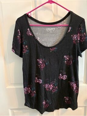 Mudd Black Floral Scoop Neck Women's Top size Medium